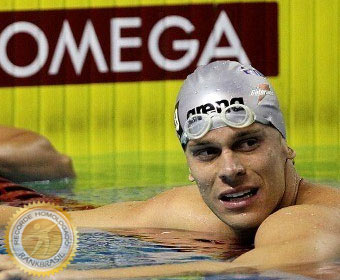 Cesar Cielo é o mais rápido nadador nos 100m livre em piscina longa