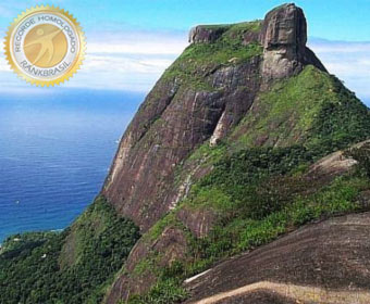Pedra da Gávea é o maior bloco de pedras à beira mar do Brasil