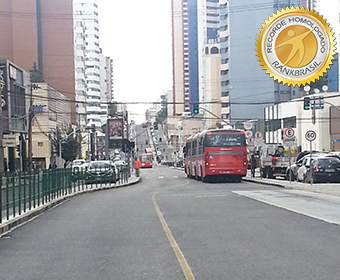 Primeiro bebê de proveta do país completa hoje 30 anos