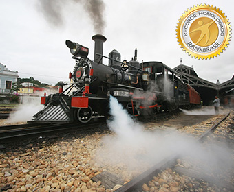 Recordista número 1 faz show em Londres, na Inglaterra