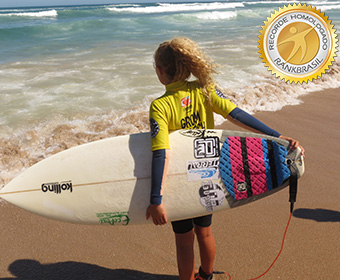 Mais jovem surfista feminina