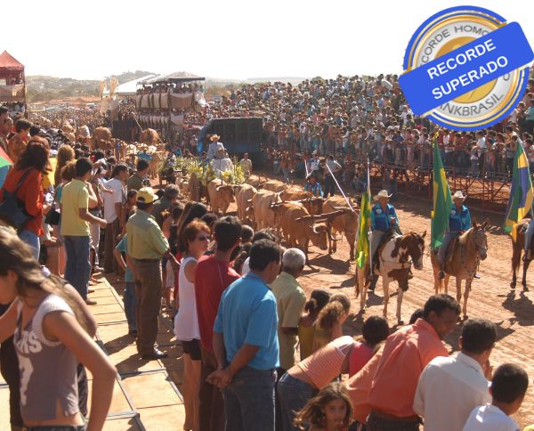 Maior desfile de carros de boi