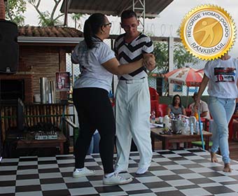 Dança de salão com maior número de parceiras