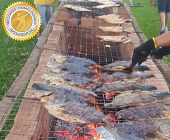 Maior churrasco de peixe