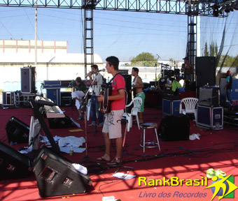 Banda com maior tempo tocando e cantando