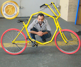 Maior coleção de bicicletas artesanais