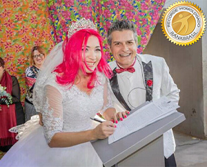 Primeiro casamento do civil realizado no palco de uma Feira do Livro