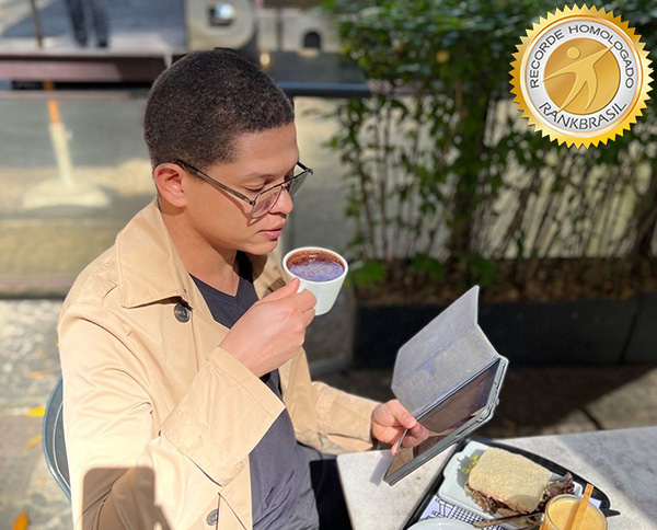 Professor a ministrar o maior número de cursos de extensão universitária