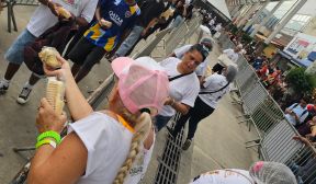 Maior Distribuição Gratuita de Cachorro-Quente