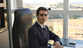 Mais Jovem  a Se Tornar Professor em Universidade Americana