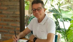 Poeta que mais publicou poesias durante um ano