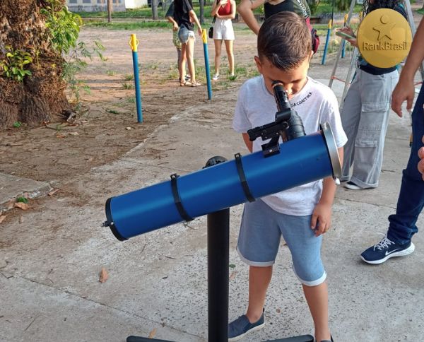 Mais Jovem Brasileiro a Catalogar Exoplanetas