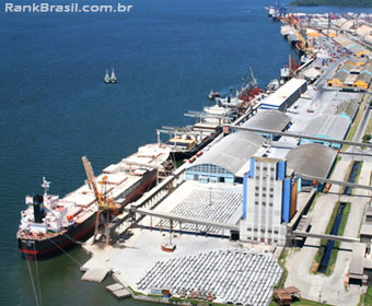 Portos do Paraná fecham 2012 com maior movimentação de cargas da história