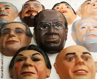 Carnaval 2013: máscara de Joaquim Barbosa é a campeã de vendas