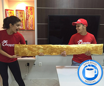 Rede de fast food promete fazer pastel gigante para quebrar recorde