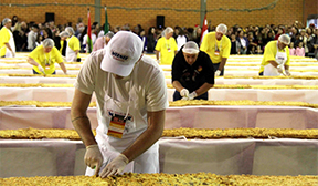 Blumenau quer quebrar o próprio recorde com cuca gigante