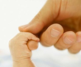 Homem ganha seis meses de licença-paternidade