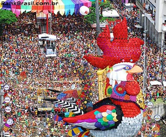 Um dos maiores blocos do Brasil, Galo da Madrugada é atração no Carnaval 2012